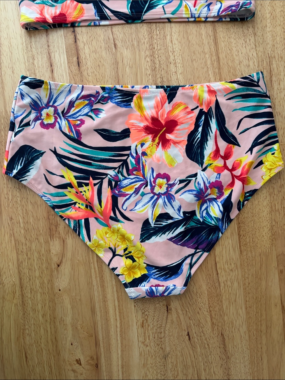Old Navy high neck/high waist pink floral bikini - Picture 4 of 6